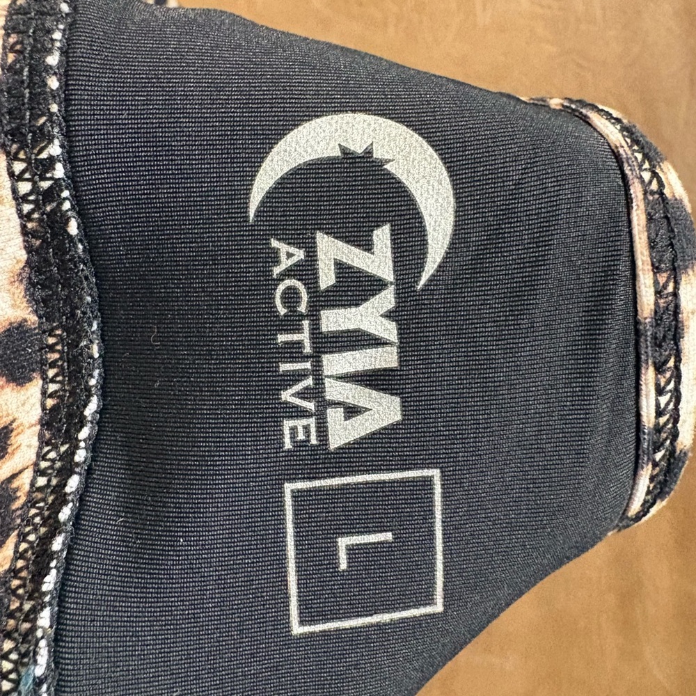 ZYIA Black and Tan Activewear Top - Picture 3 of 3